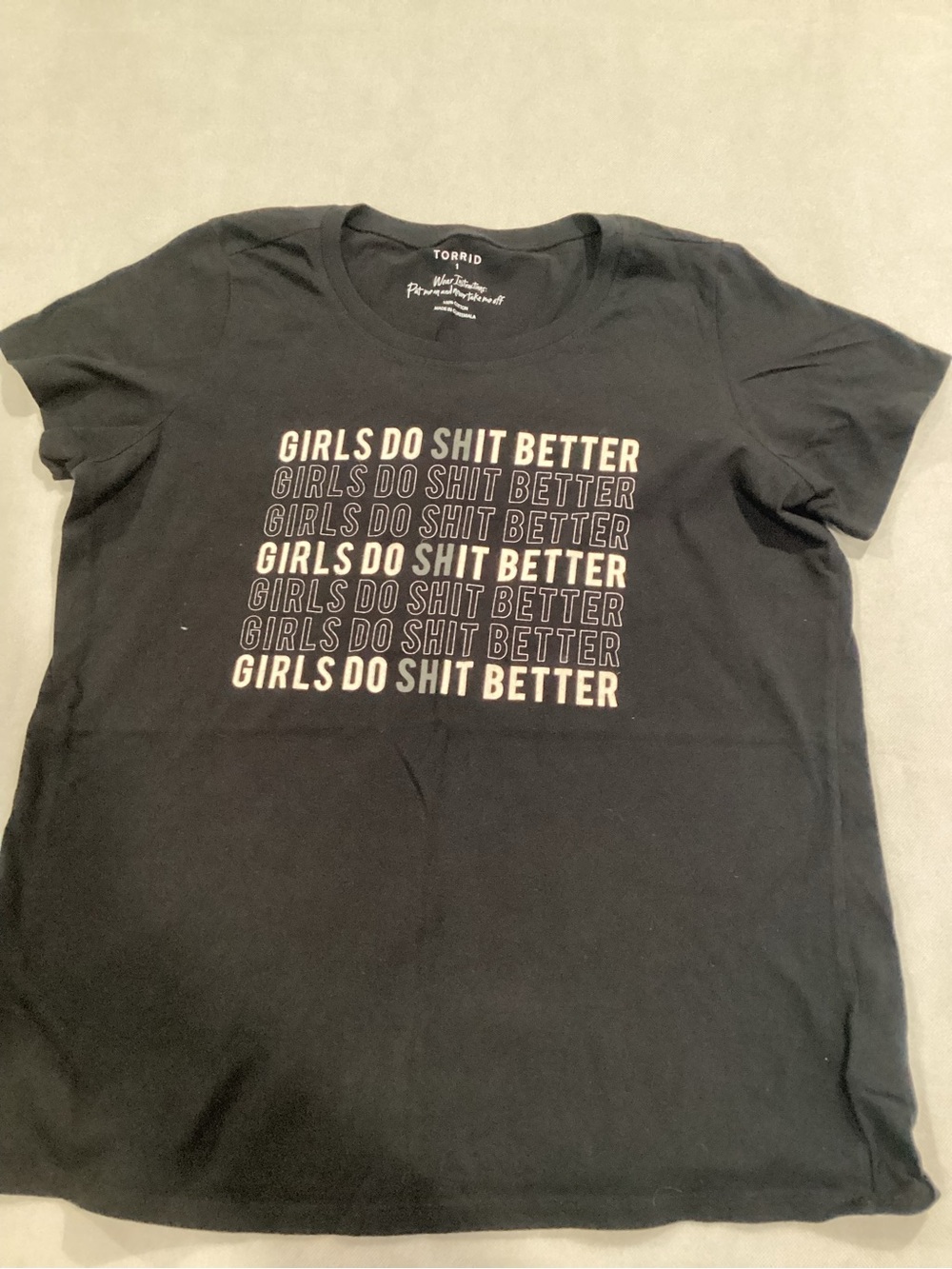 torrid Black Graphic Tee with Repeated White Text size 14/16 #9/17